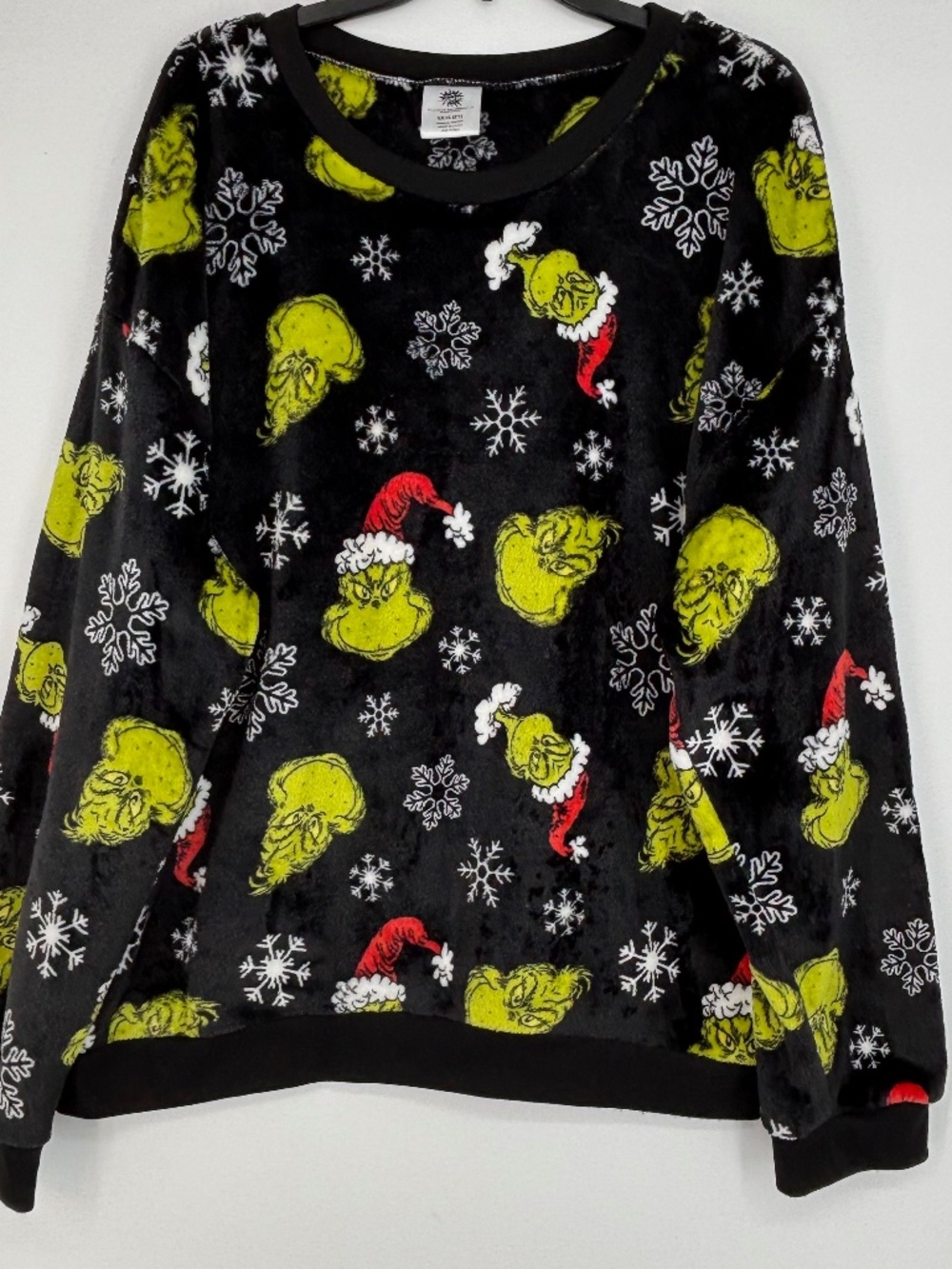 The Grinch Juniors XXXL 3X Lounge Pajama Top Black Christmas Snowflake Fleece LS